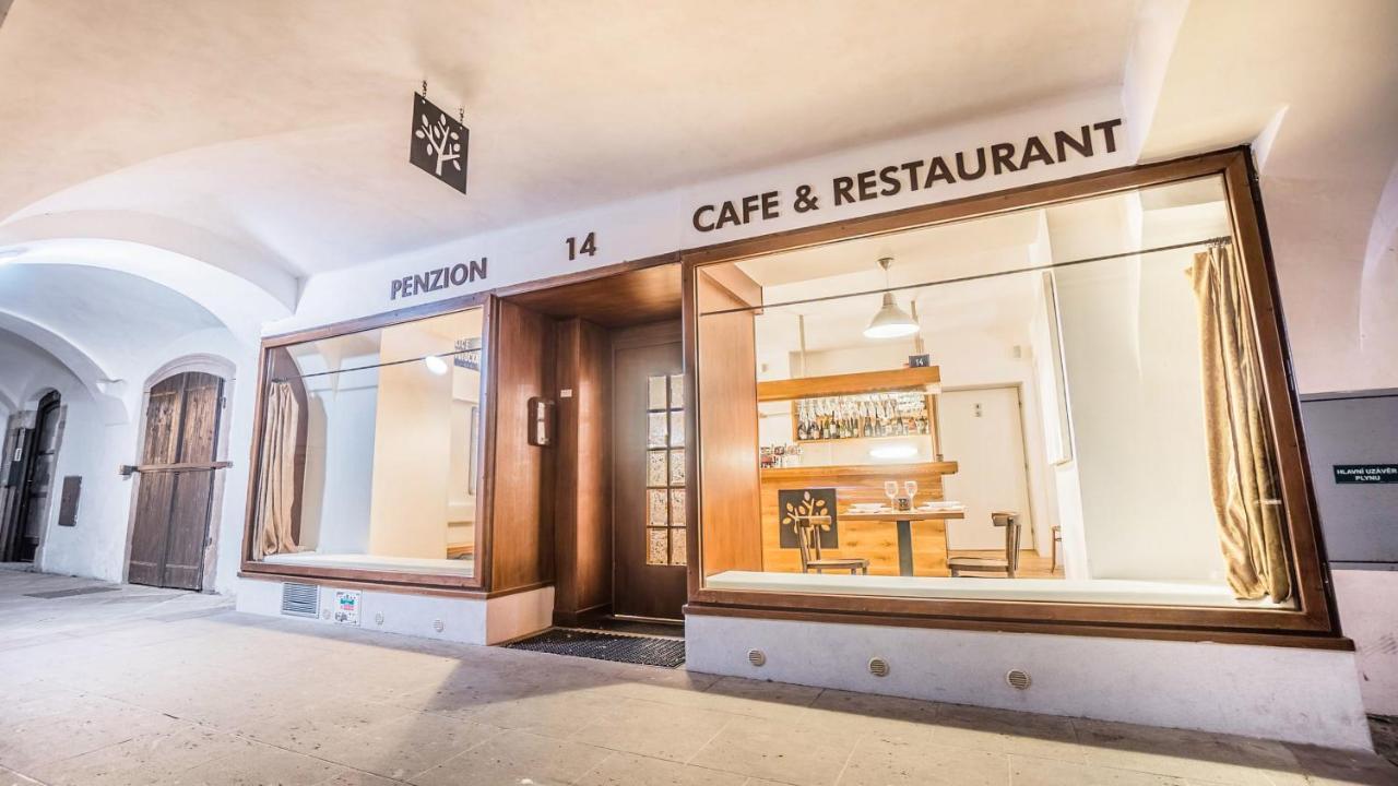 Penzion A Restaurace 14 豪斯庭 外观 照片