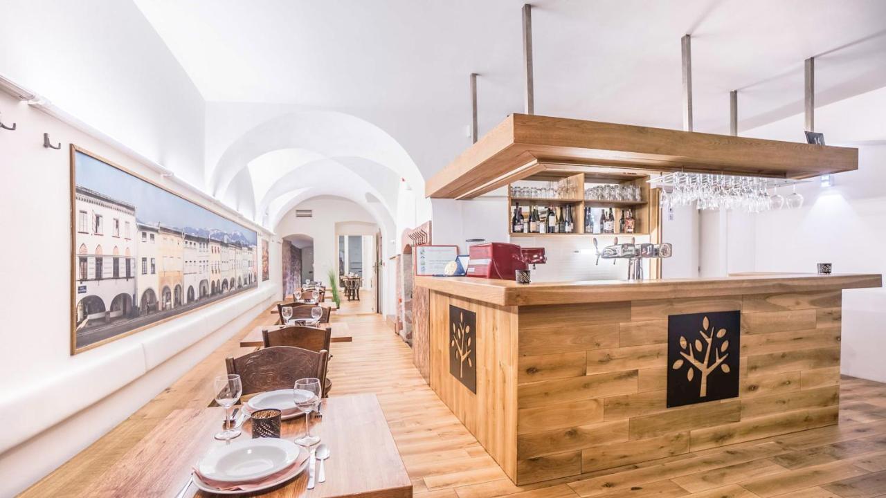 Penzion A Restaurace 14 豪斯庭 外观 照片