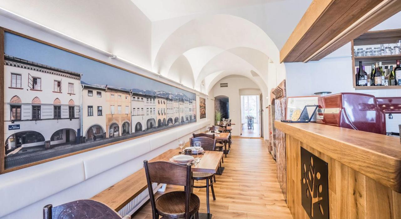 Penzion A Restaurace 14 豪斯庭 外观 照片