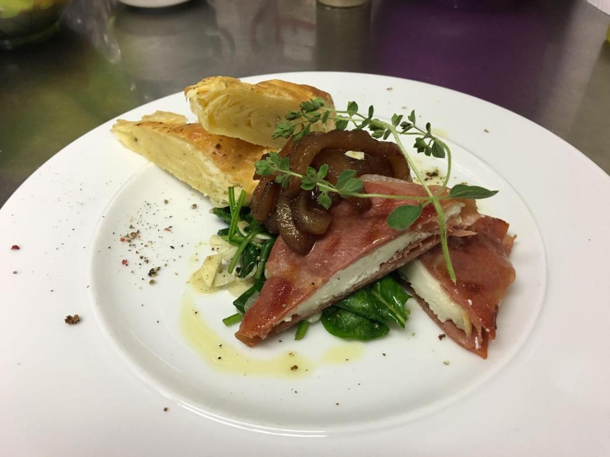 Penzion A Restaurace 14 豪斯庭 外观 照片